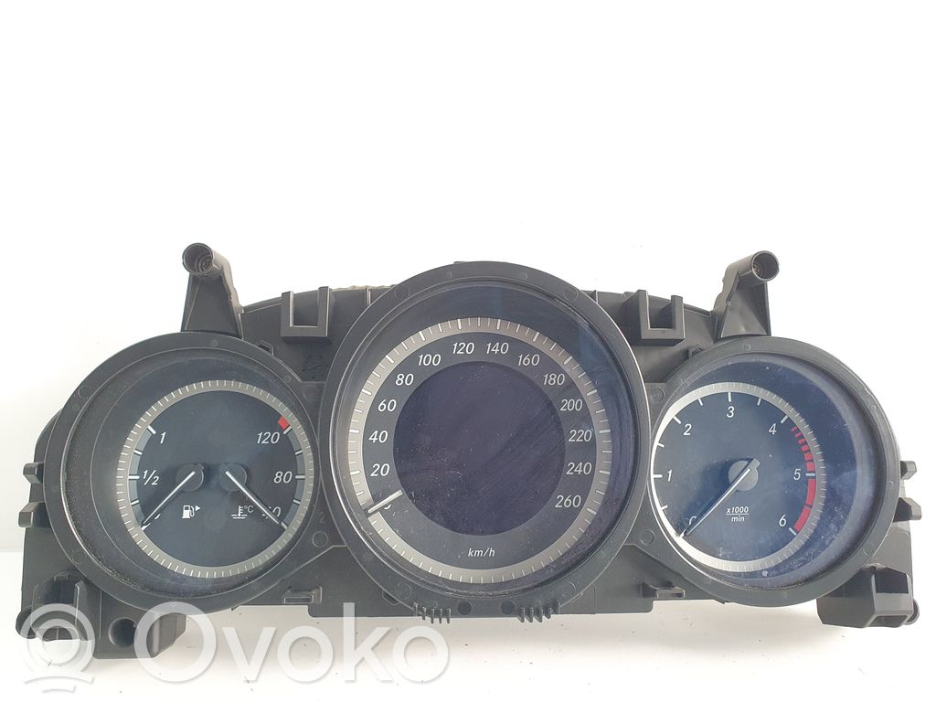 Mercedes-Benz C W204 Vitezometru (grup de instrumente) 