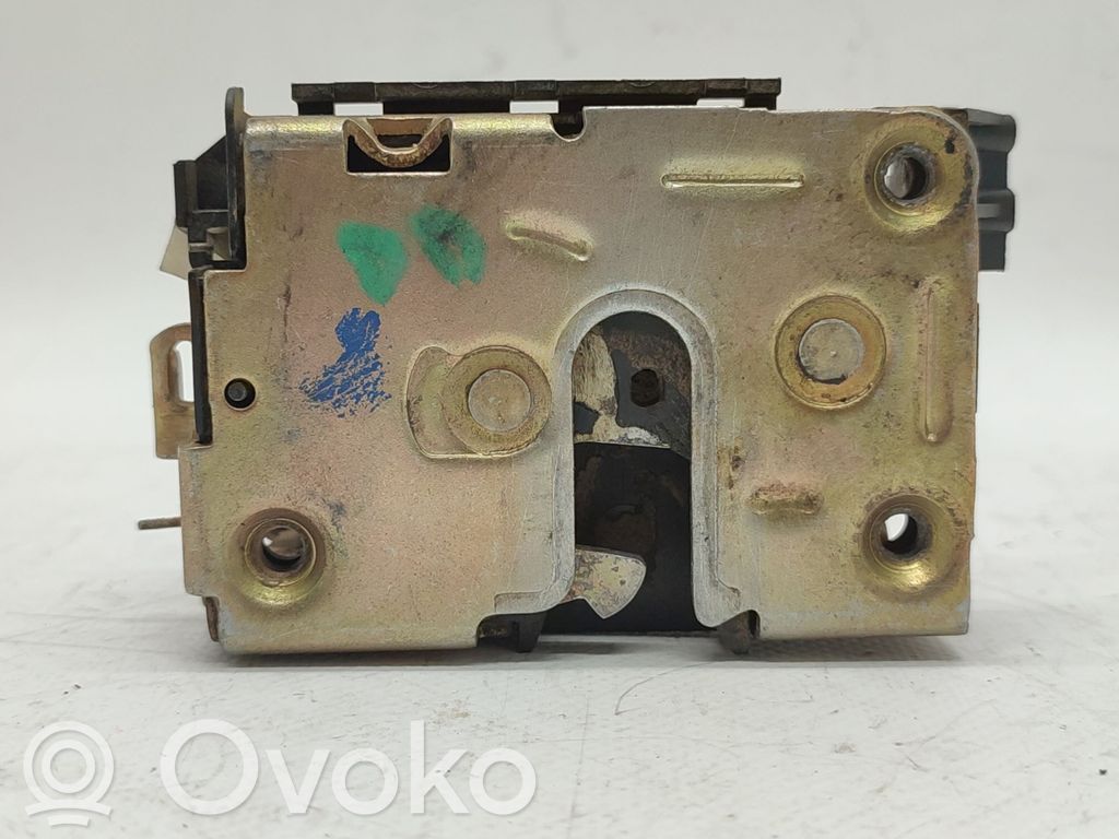 Cerradura de puerta delantera