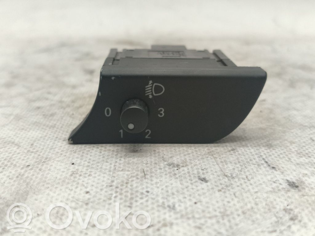 Audi A4 S4 B6 8E 8H Autres commutateurs / boutons / leviers 