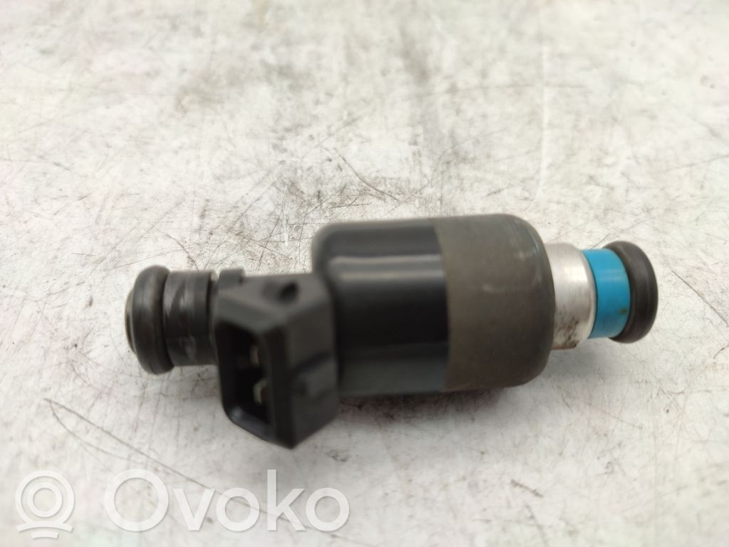 Inyector de combustible   17121646