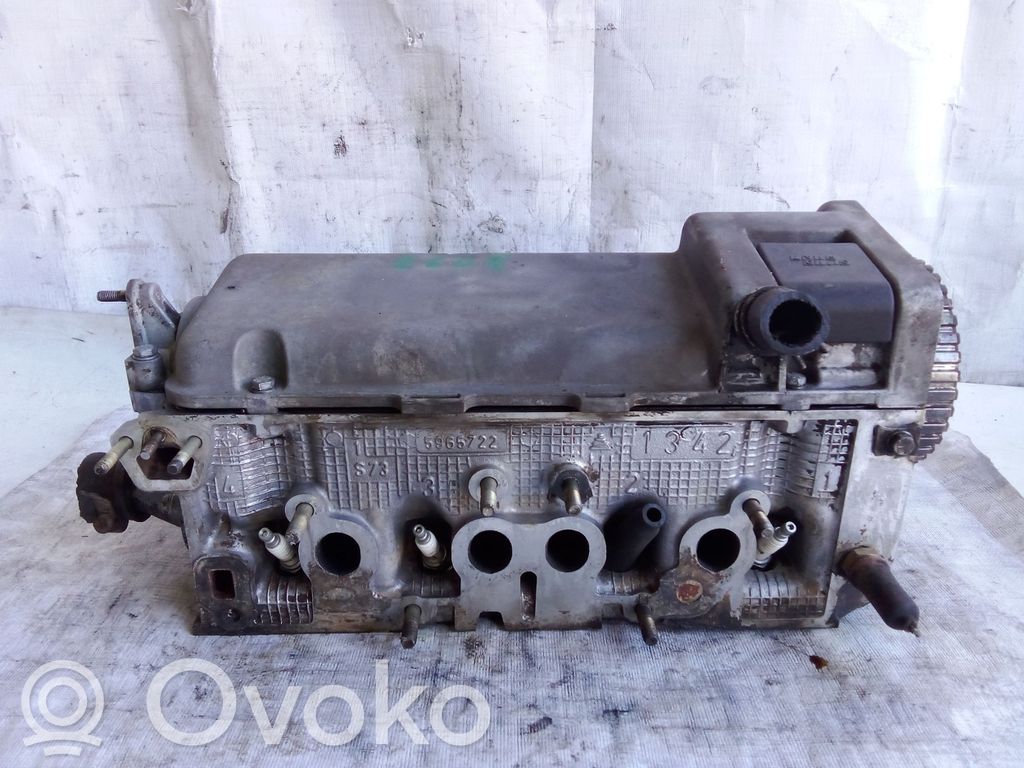 Culata del motor   156A2000