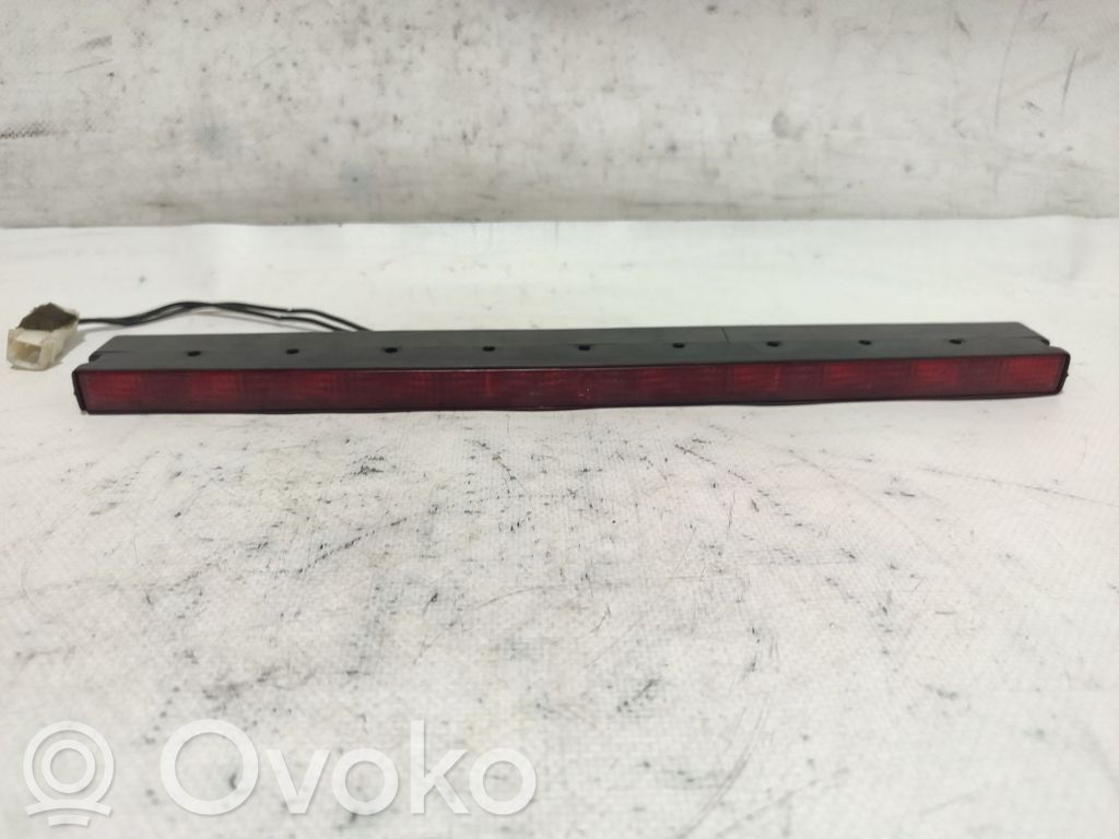 Kolmas/lisäjarruvalo   E352713