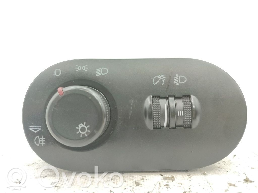 Seat Ibiza III (6L) Interrupteur d'éclairage de la cabine dans le panneau 