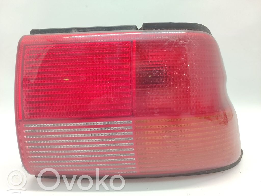 Ford Escort Lampă spate în caroserie 
