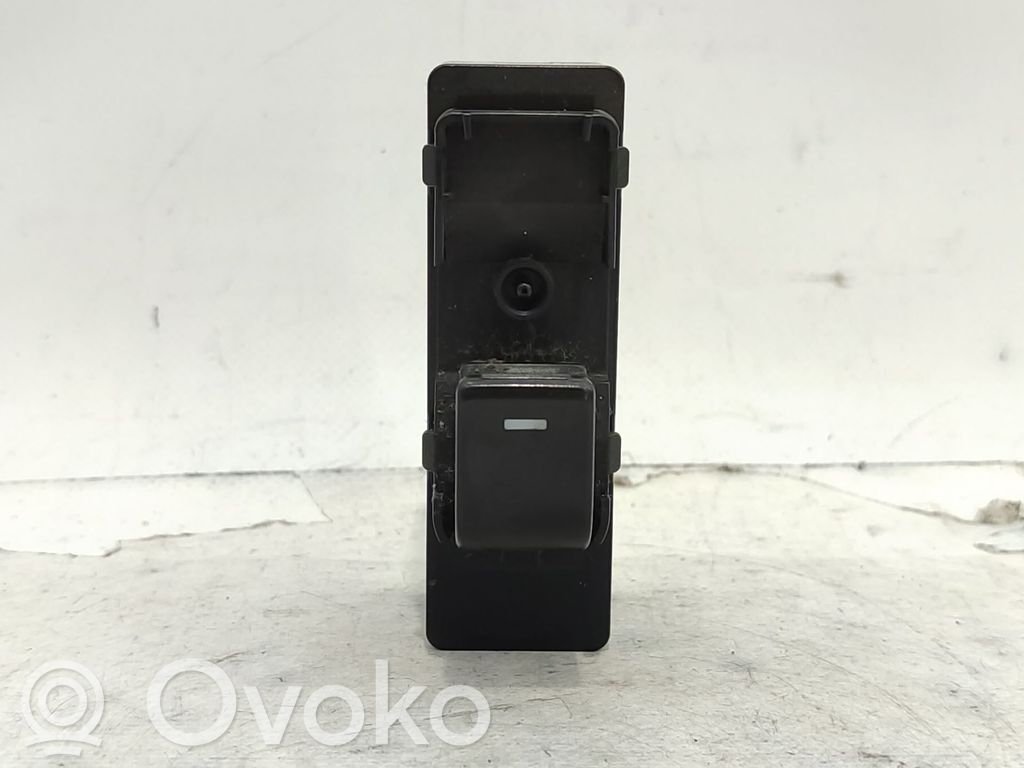 Electric window control switch   GKL166370A,5AB131EA02