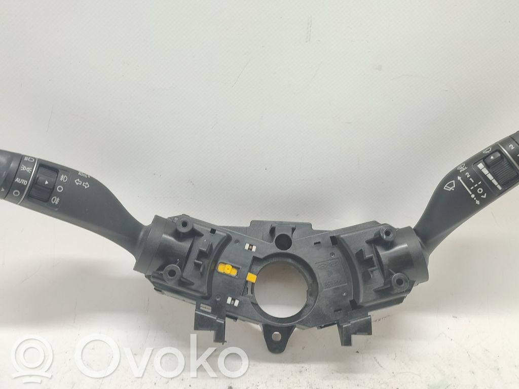 Hyundai i30 Interruptor de control multifunción 