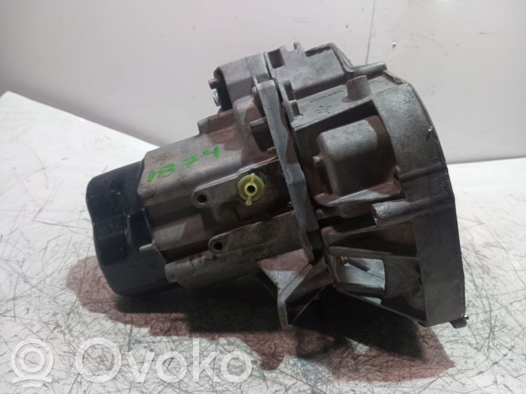 Renault Clio II Caja de cambios manual de 5 velocidades