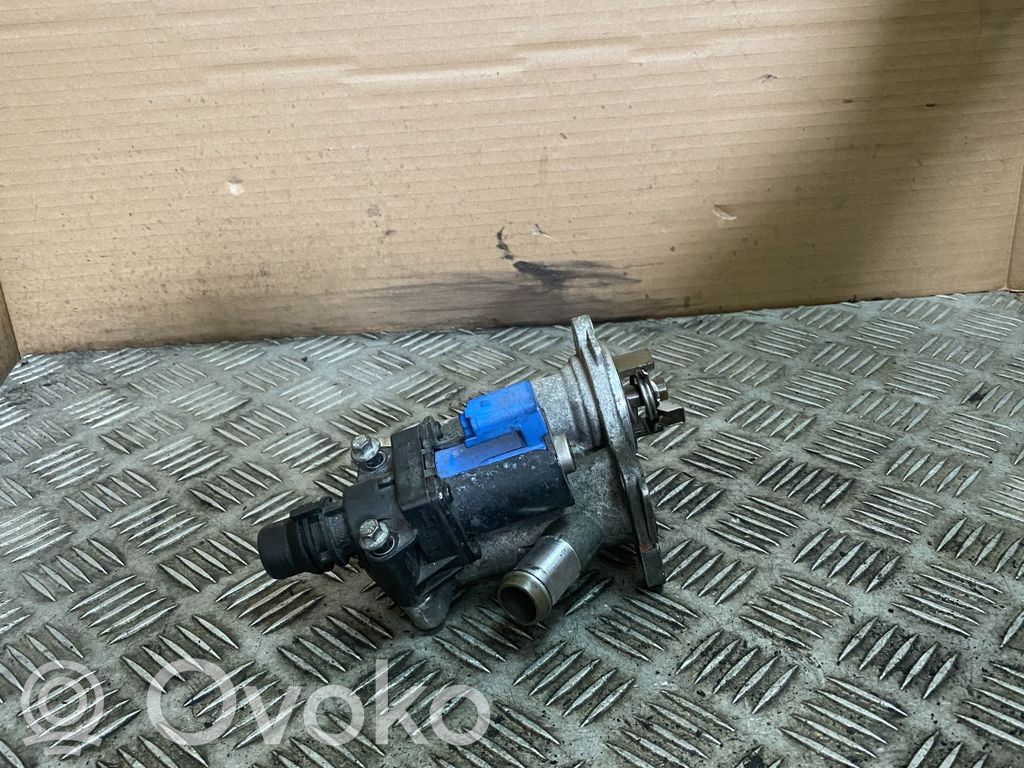 Ford Mondeo MK IV Termostaatin kotelo 