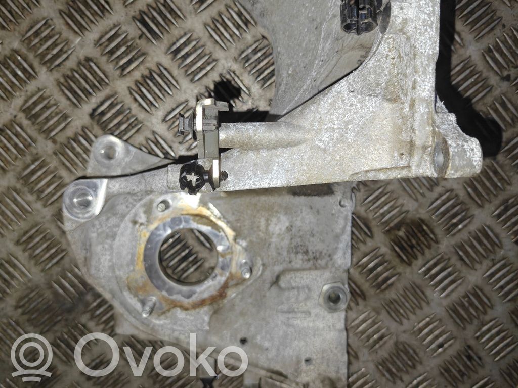 Jeep Cherokee Engine mounting bracket 