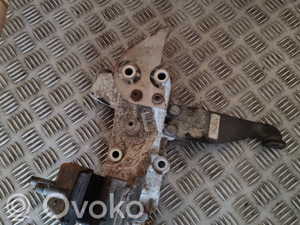 Iveco Daily 6th gen Gearbox mounting bracket 