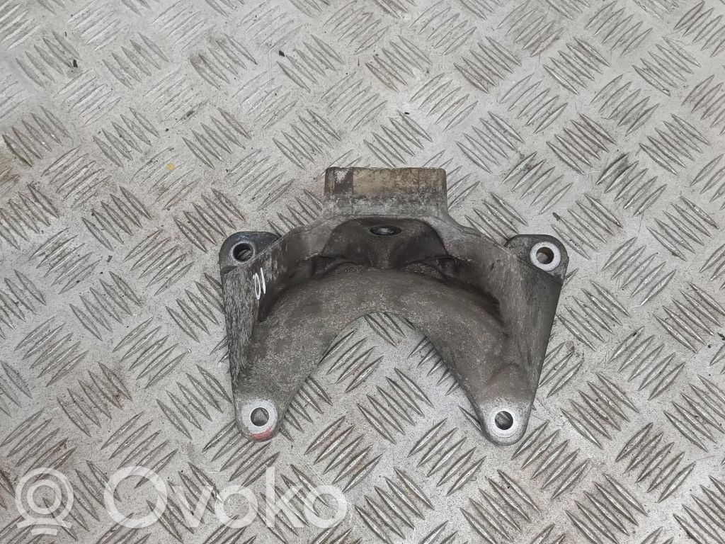 Gearbox mounting bracket   6761107