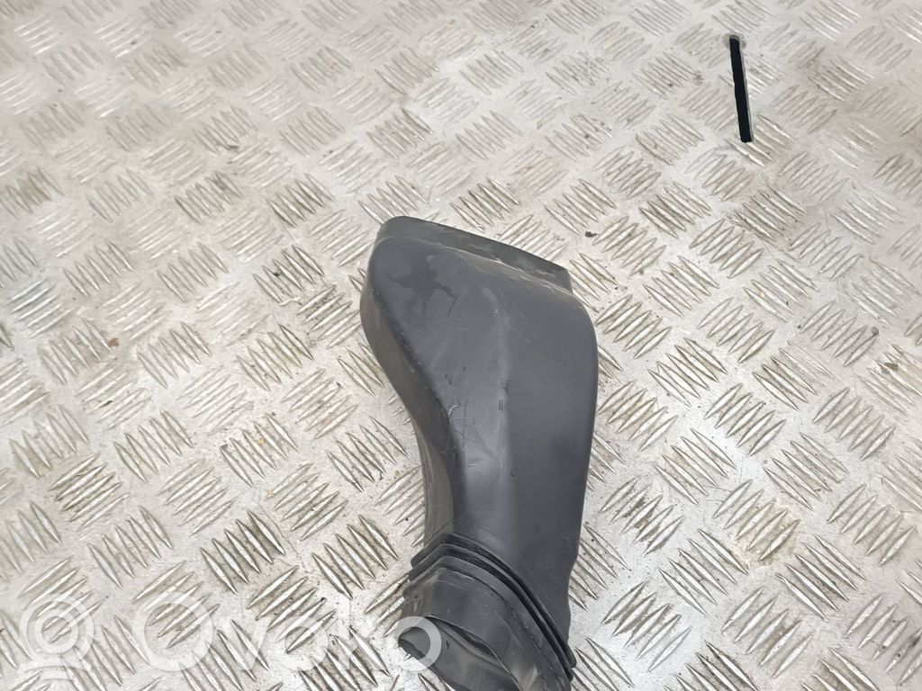 BMW 1 E81 E87 Air intake duct part 