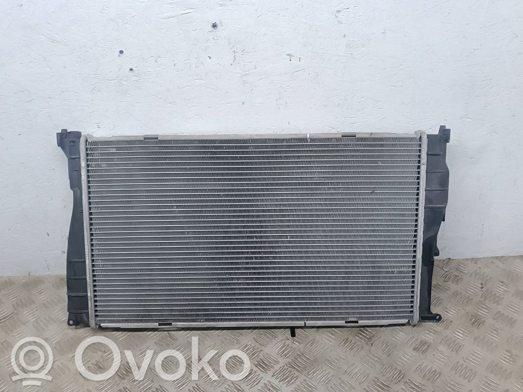 BMW 1 E81 E87 Aušinimo skysčio radiatorius 