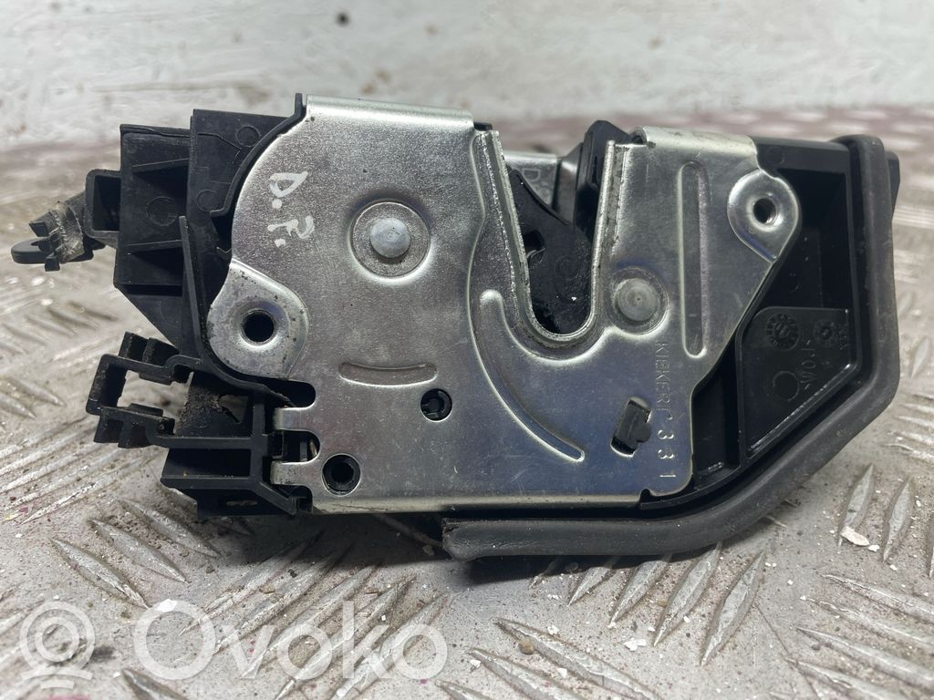 Front door lock   7202