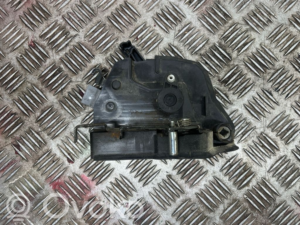 BMW 3 E46 Front door lock 