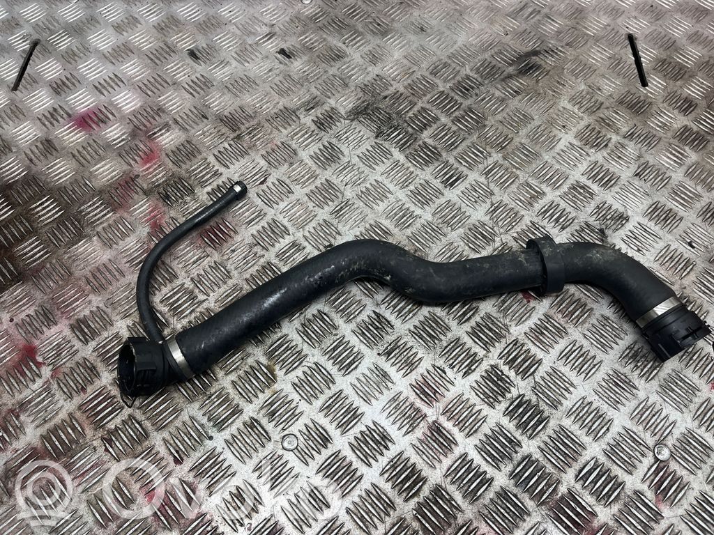 BMW 5 E39 Conductă/furtun lichid de răcire motor 