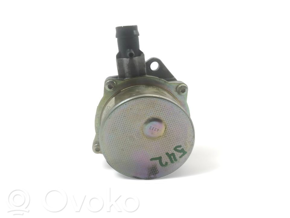 Renault Megane II Vacuum pump 