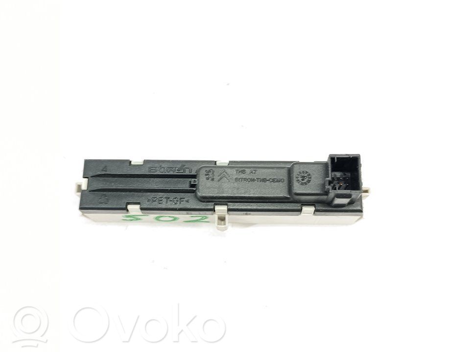 Peugeot 207 Screen/display/small screen 