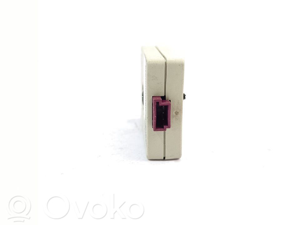 Antenas pastiprinātājs   699008904