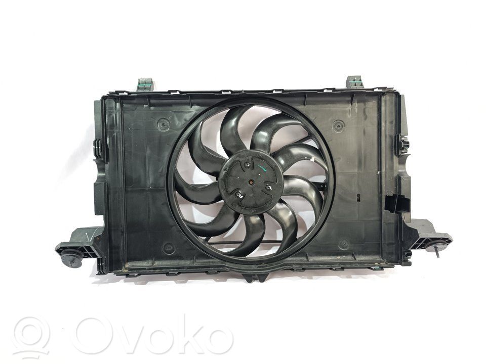 Tesla Model Y Elektrisks radiatoru ventilators 