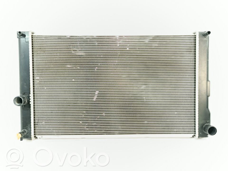 Toyota Auris E180 Chłodnica 