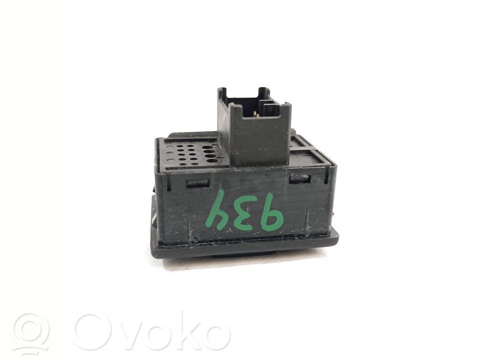 Suzuki Grand Vitara I Wing mirror switch 
