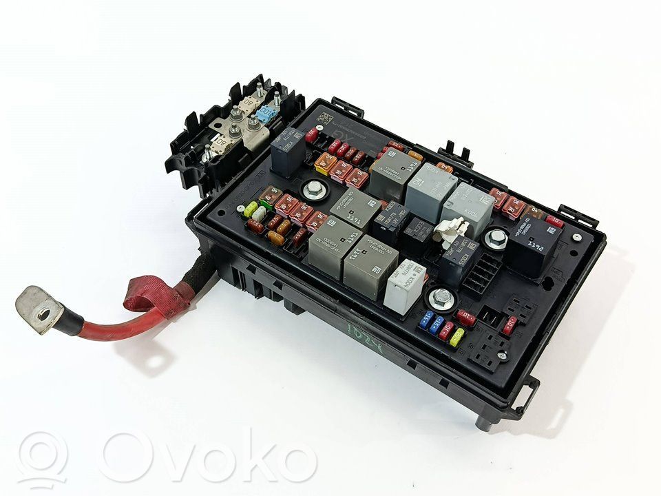 Opel Astra J Sulakemoduuli 