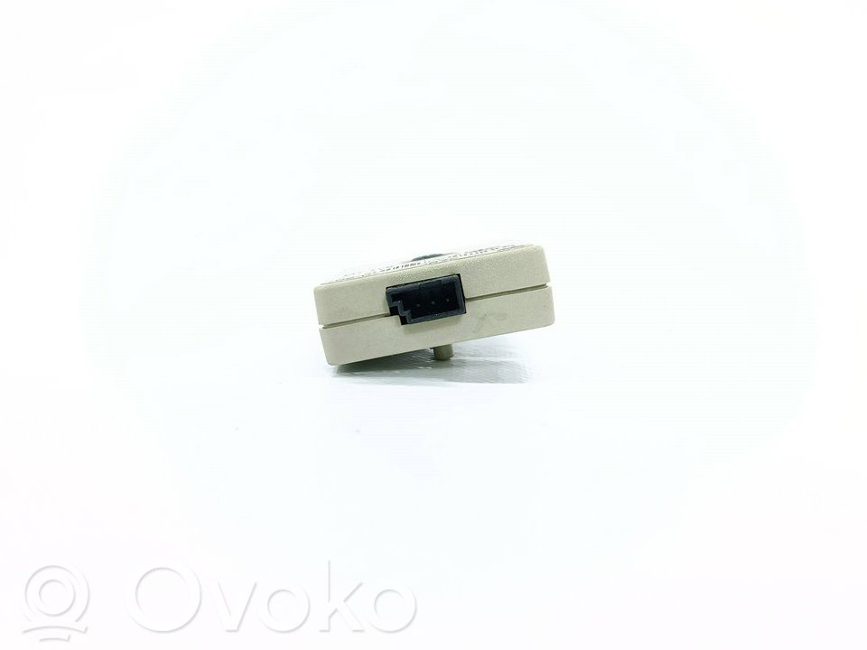 BMW 3 E90 E91 Antenas pastiprinātājs 