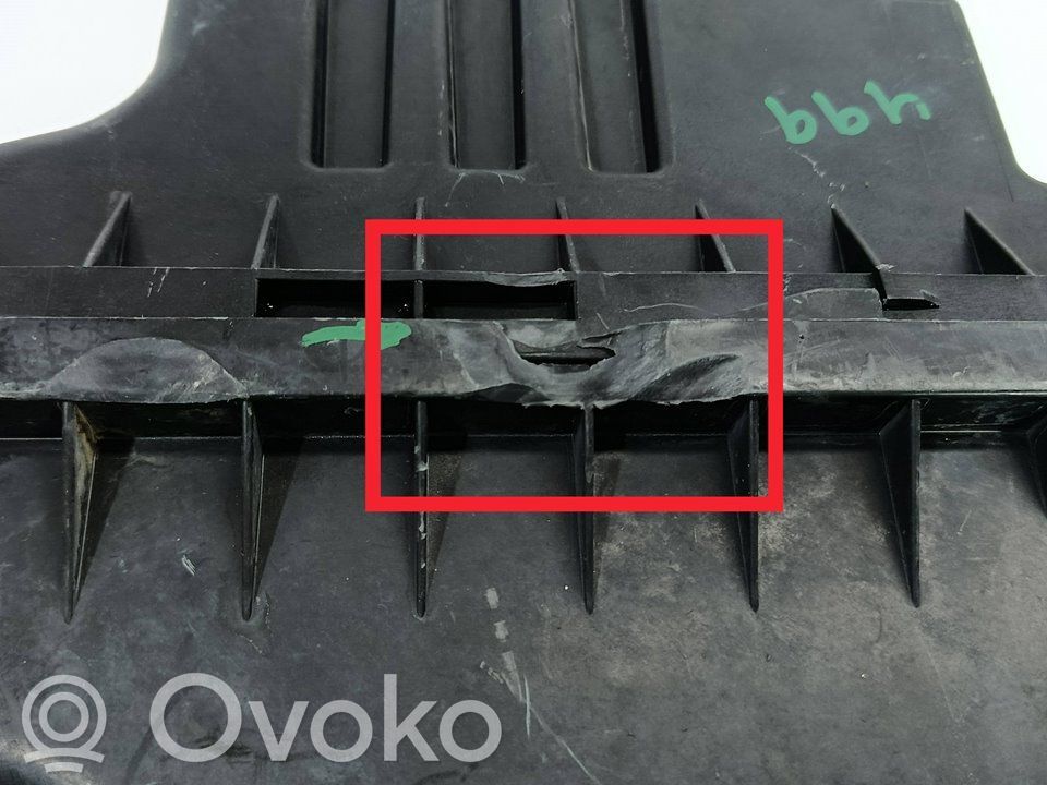 Toyota Yaris Obudowa filtra powietrza 