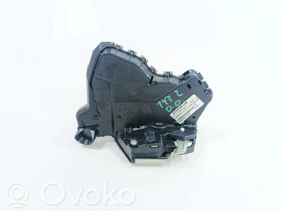 Toyota Verso Etuoven lukko 