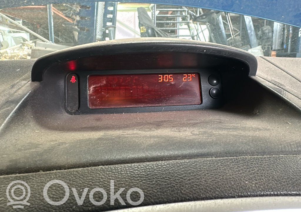 Renault Clio III Screen/display/small screen 