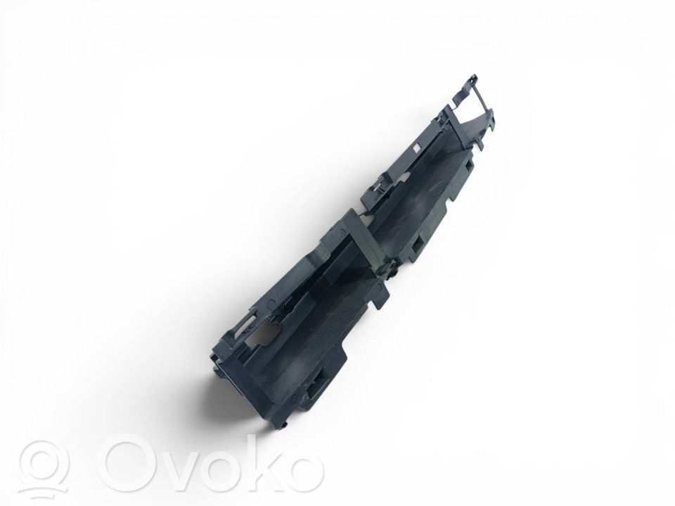 Peugeot 5008 Soporte del parachoques delantero 