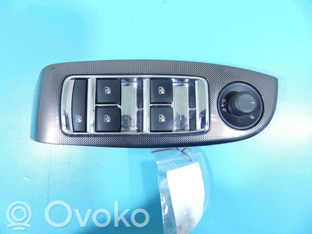 Chevrolet Malibu Electric window control switch 