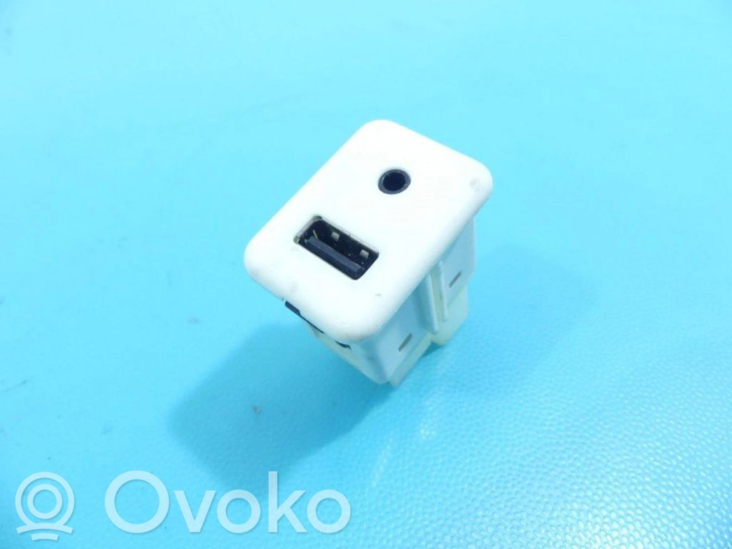 Saab 9-4X USB socket connector 