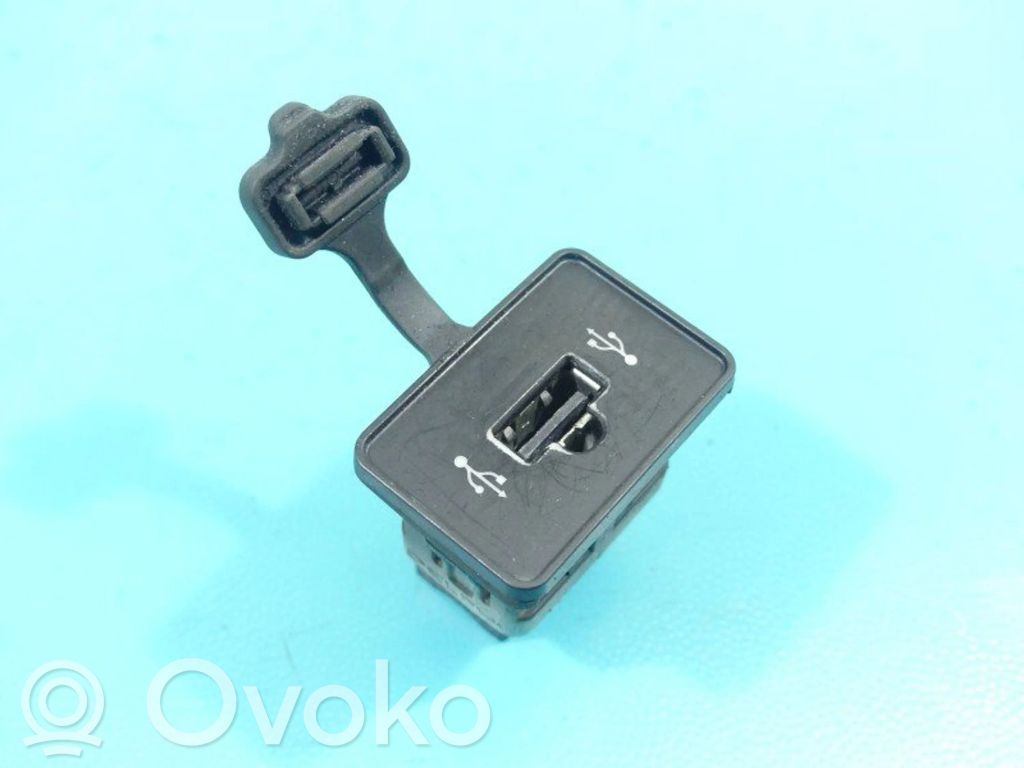 Alfa Romeo 159 USB socket connector 