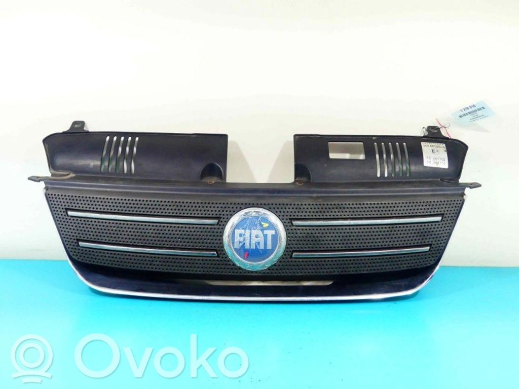 Fiat Idea Augšējais režģis 