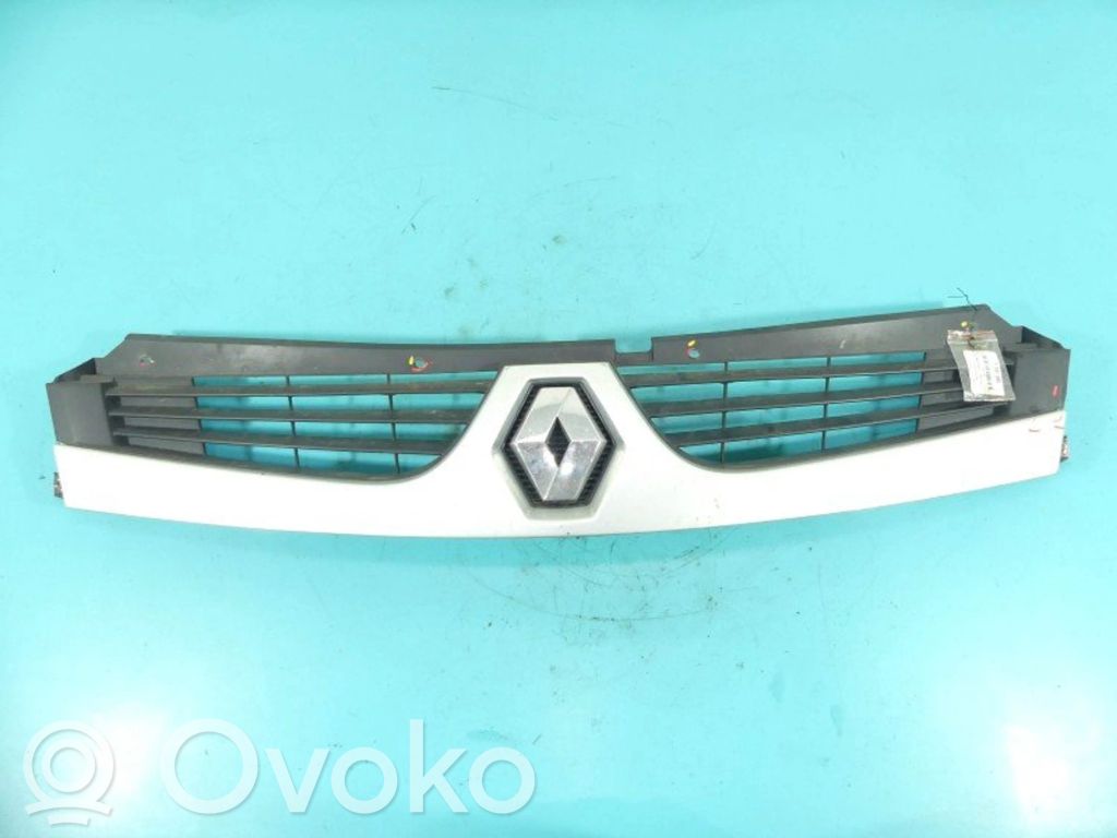 Renault Master II Front bumper upper radiator grill 