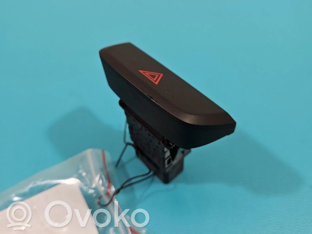 Isuzu D-Max Hazard light switch 