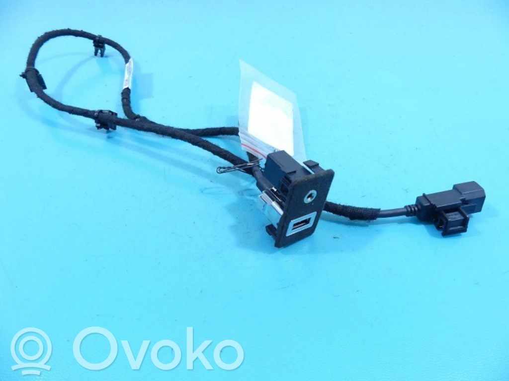 Ford Mondeo MK IV Enchufe conector USB 