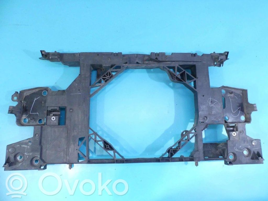 Renault Fluence Radiatorių panelė 