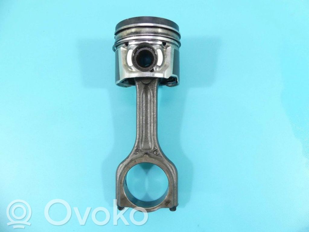 Ford C-MAX II Piston 
