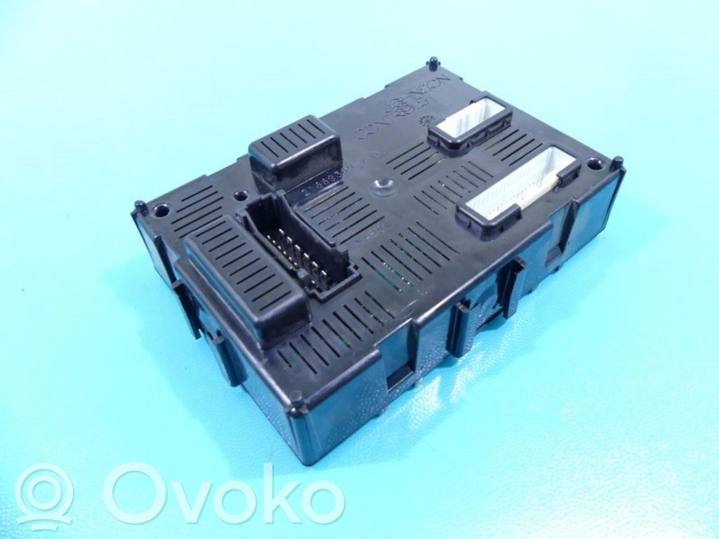 Renault Clio III Central body control module 