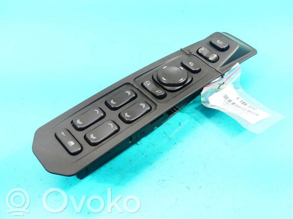 Cadillac SRX Electric window control switch 
