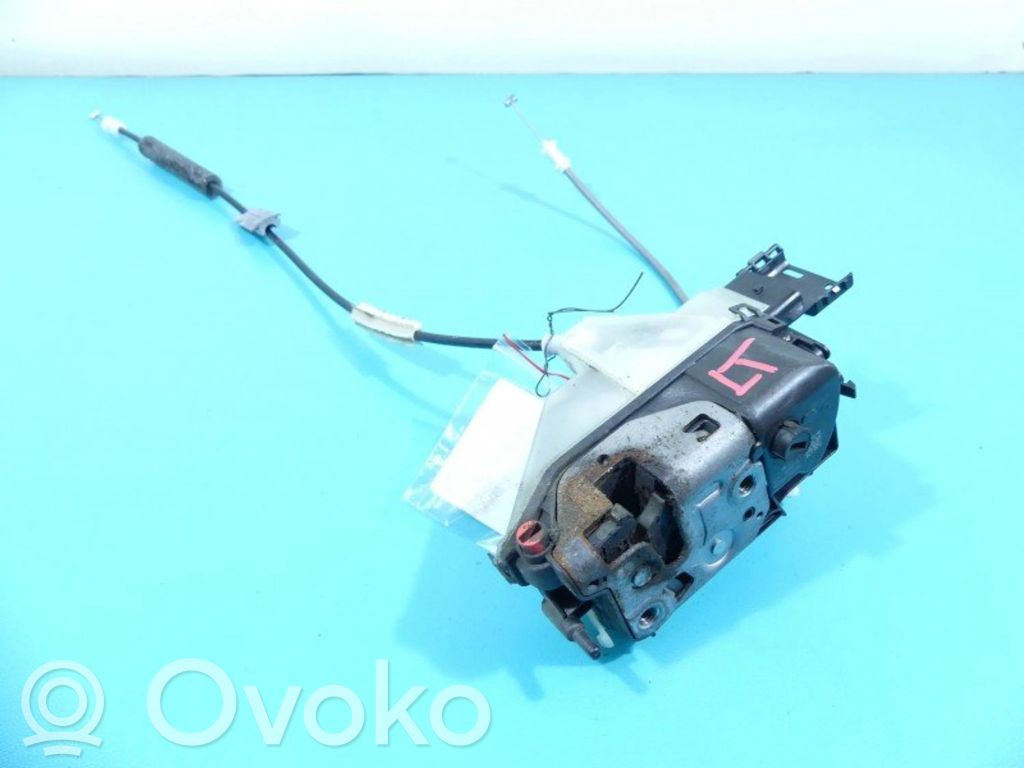 Citroen C4 Cactus Takaoven lukko 