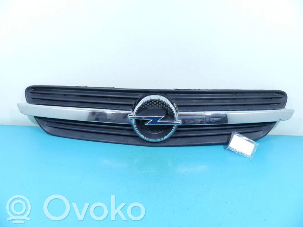 Opel Meriva A Etupuskurin ylempi jäähdytinsäleikkö 