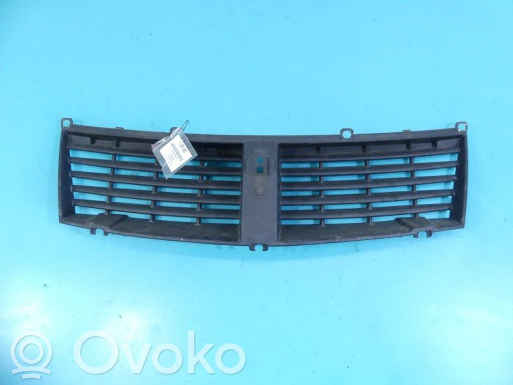 Suzuki Kizashi Rejilla inferior del parachoques delantero 