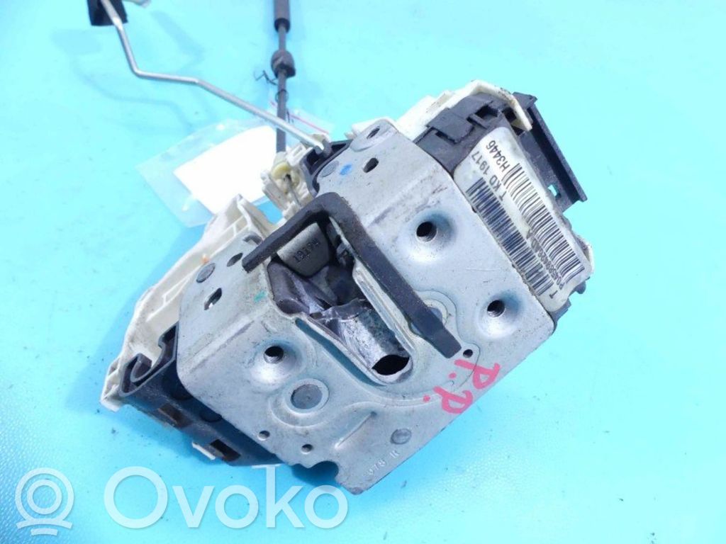 Priekšpusē slēdzene   P04589426ADA,IMPRK1237175