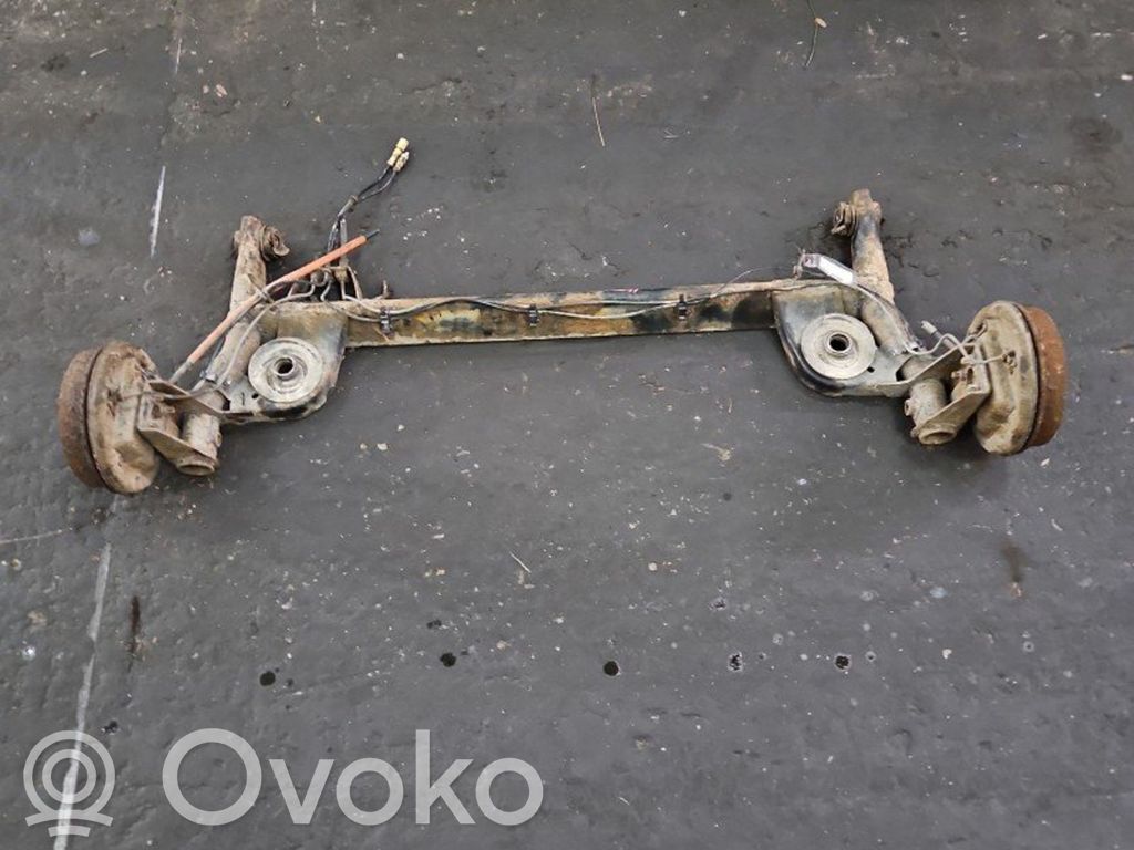 Renault Clio II Poutre d'essieu arrière 