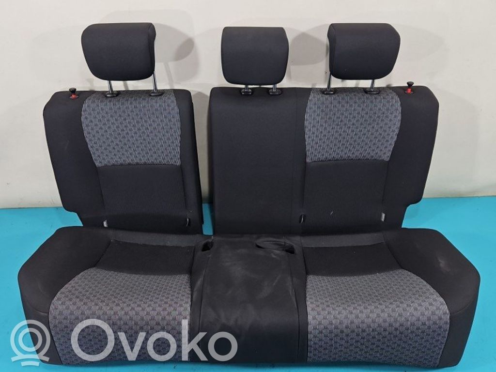 Toyota Yaris Al doilea rând de scaune 