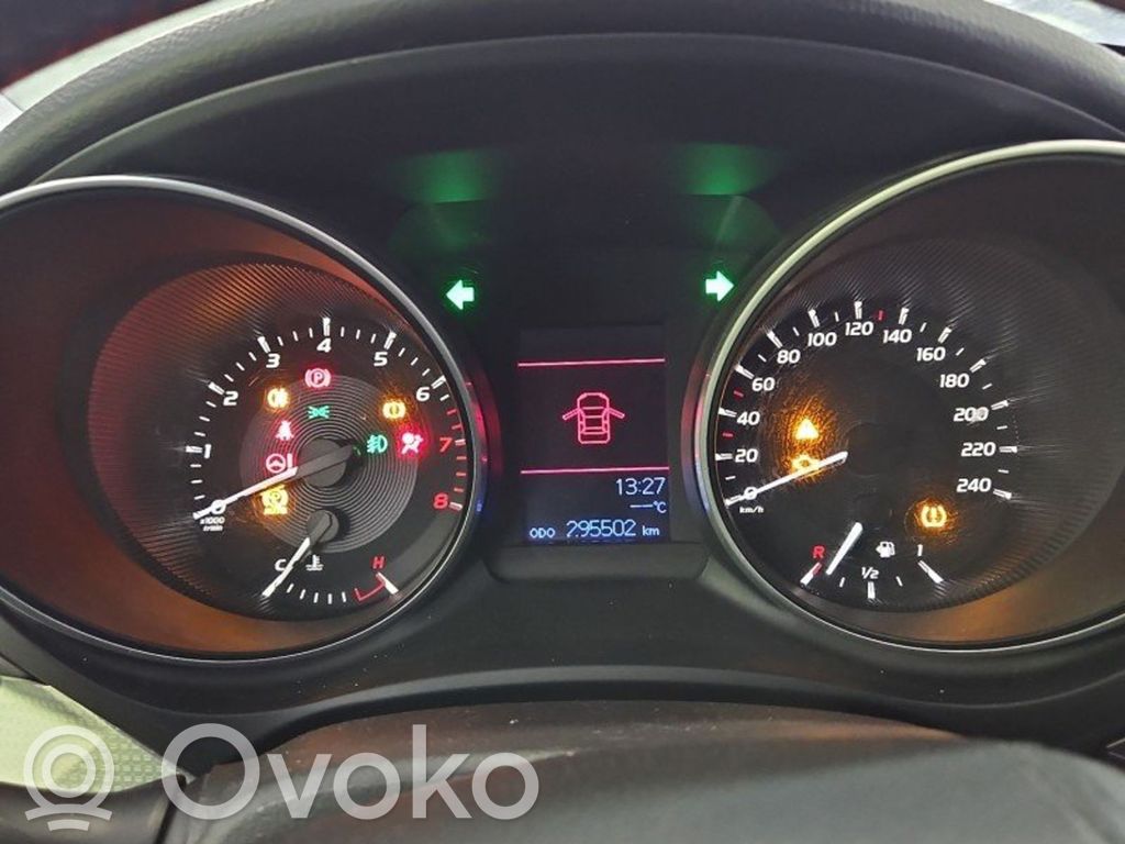 Toyota Avensis T270 Licznik / Prędkościomierz 